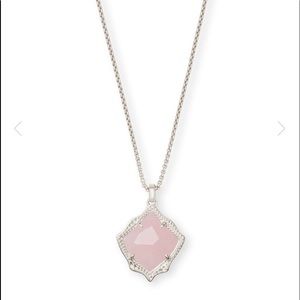 BN Kendra Scott Kacey Necklace Rhodium/Rose Quartz